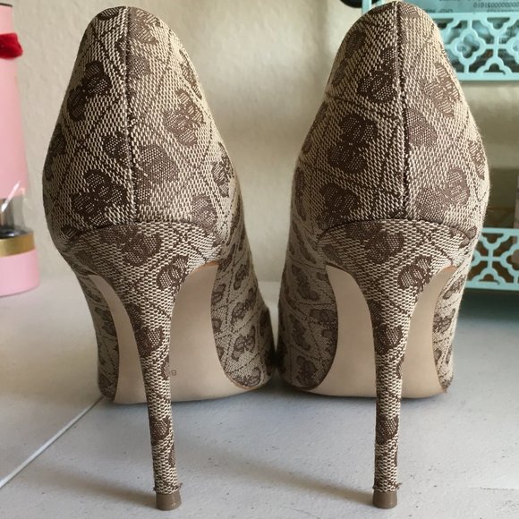 GUESS or Gucci pointed-toe pump heels 8/8.5 - Picture 3 of 12